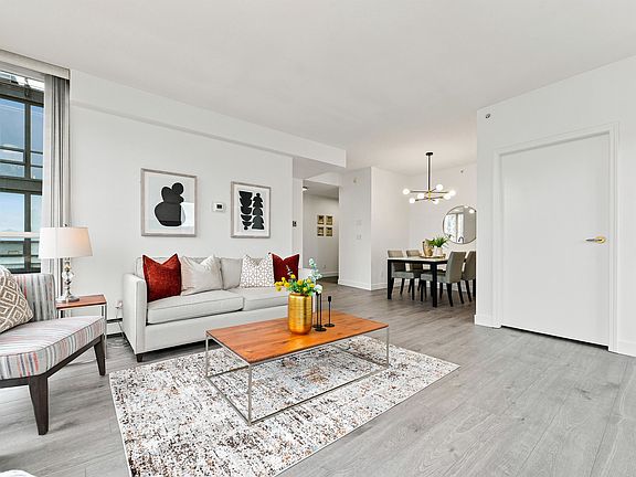 3rd image of 139 Drake St #18C