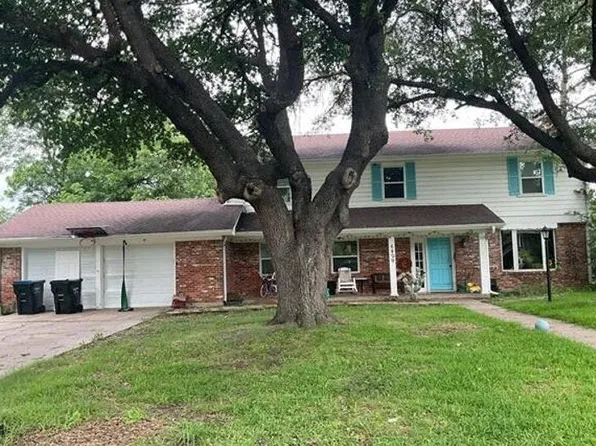 6409 Chapman Dr, Greenville, TX 75402