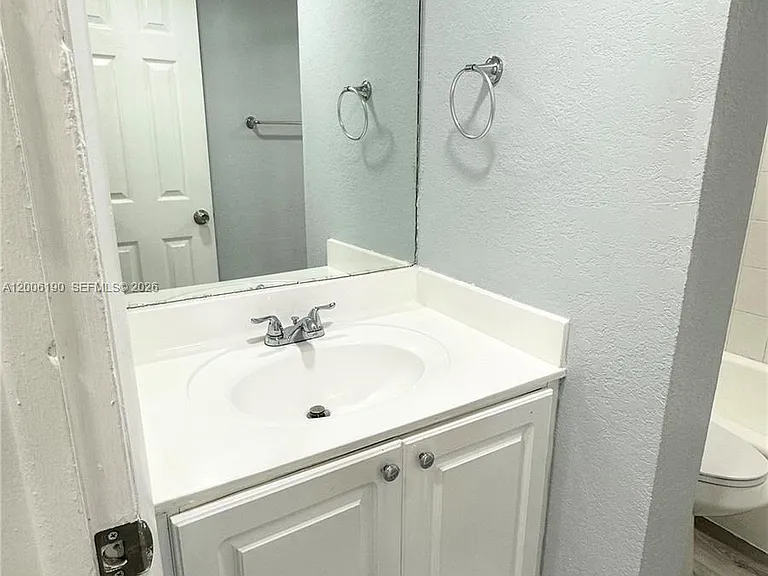 9405 SW 76th St #Y32 — Photo 10