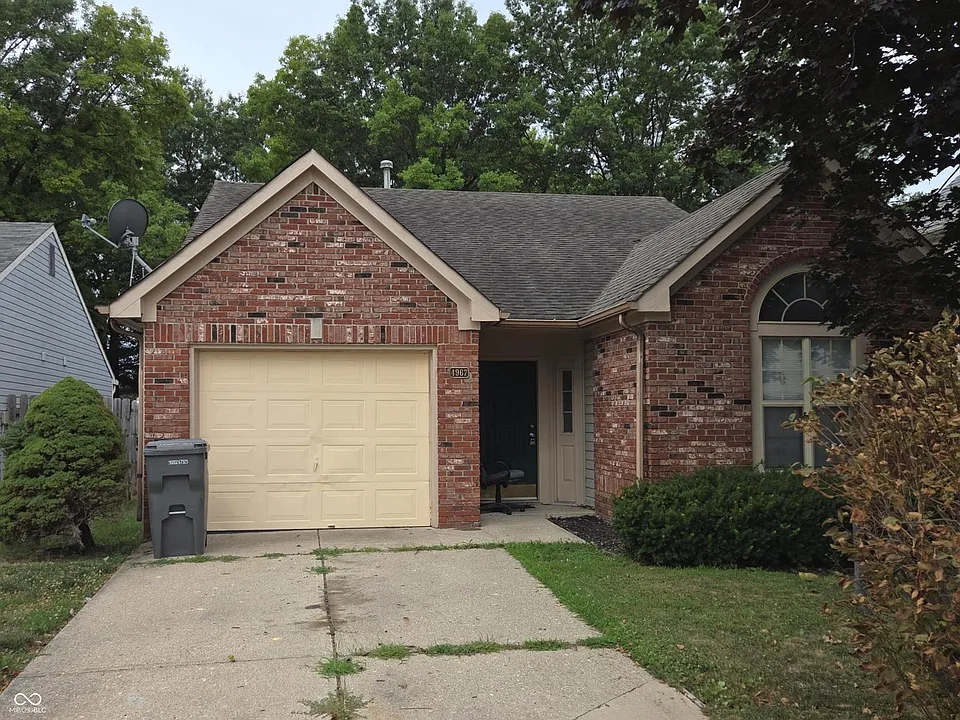 4967 Peony Pl