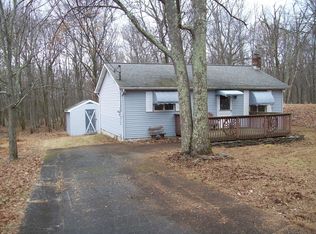 140 Segatti Cir, Bushkill, PA 18324