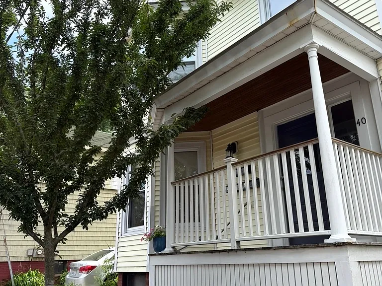 40 Emerson St #2 — Photo 14
