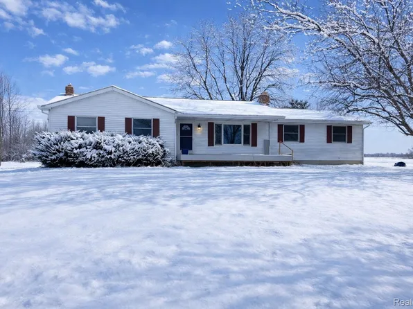 2452 W Willard Rd, Birch Run, MI 48420