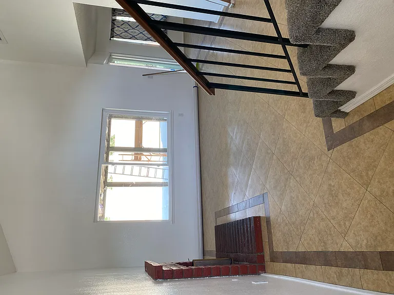 Electra Ct — Photo 2