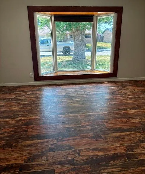 1003 Hall Ave — Photo 4