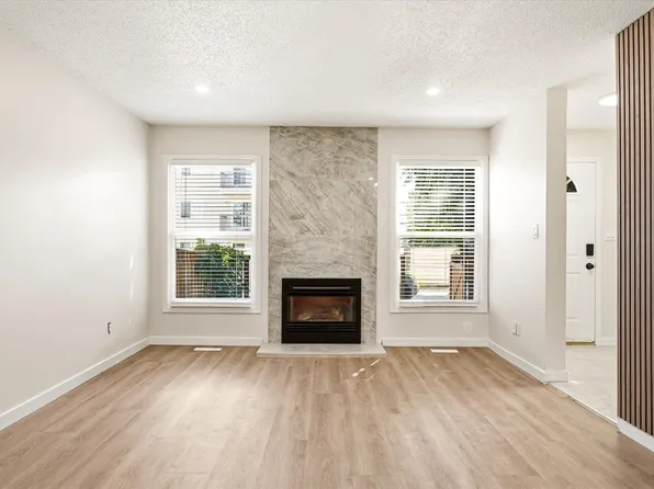 18439 66th Ave NW, Edmonton, AB T5T 2M1