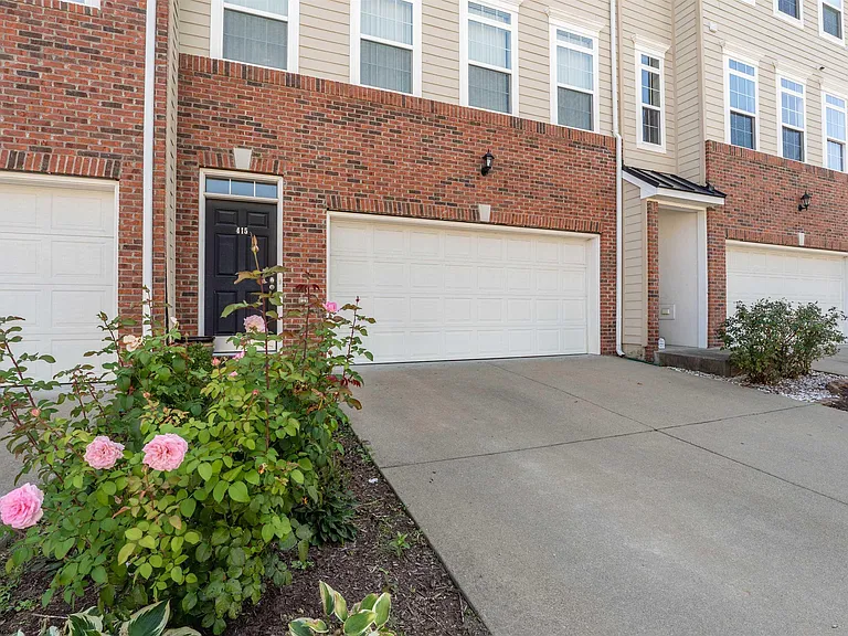 415 Saint Andrews Dr — Photo 2