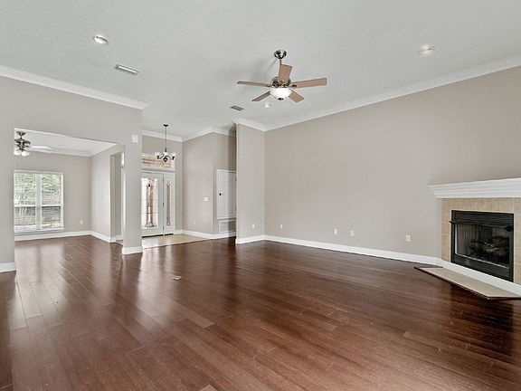 5th image of 4301 Hidden Lakes Dr