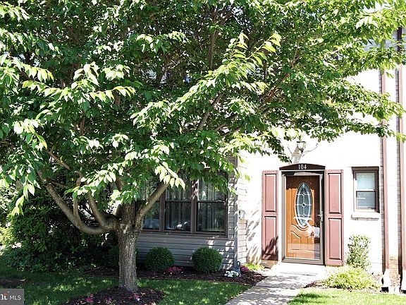 2nd image of 104 Center Ct