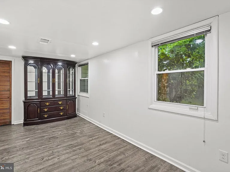 9086 Brook Ford Rd — Photo 18