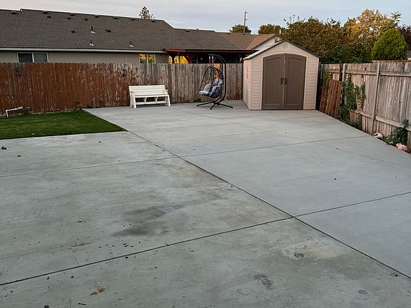 3rd image of 3812 W Hood Ct
