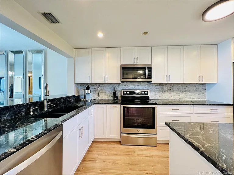 10044 S Ocean Dr #1005 — Photo 8