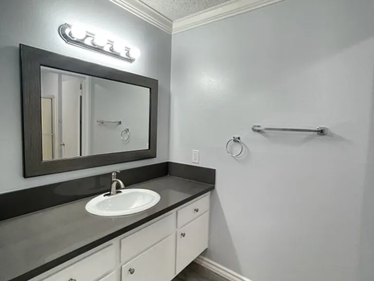 1750 Gillette Cres — Photo 21