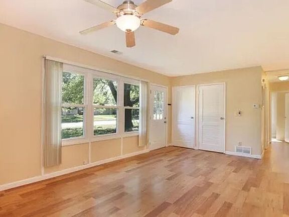 4th image of 2725 Sonora St