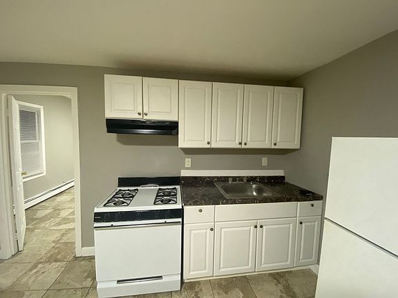 4th image of 51-53 Rockwell Ave #1