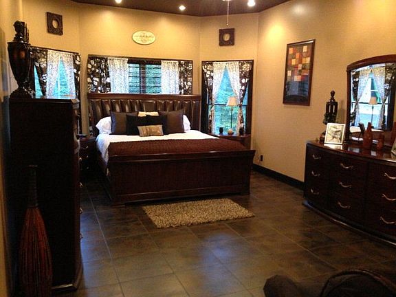 3rd image of 350 Whispering Pines Ln