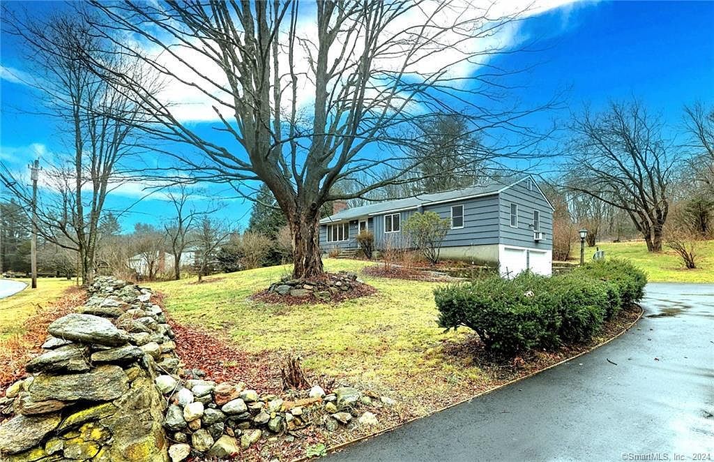 47 Elm St, Monroe, CT 06468 Zillow