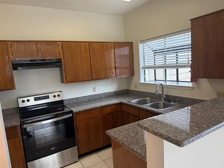 2710 Grants Lake Blvd #M2 — Photo 3