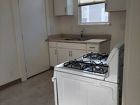 5th image of 529 N Monroe St #8