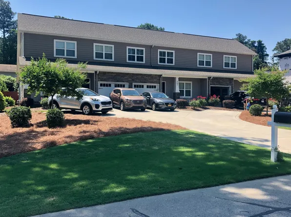 563 NE Broad St, Southern Pines, NC 28387