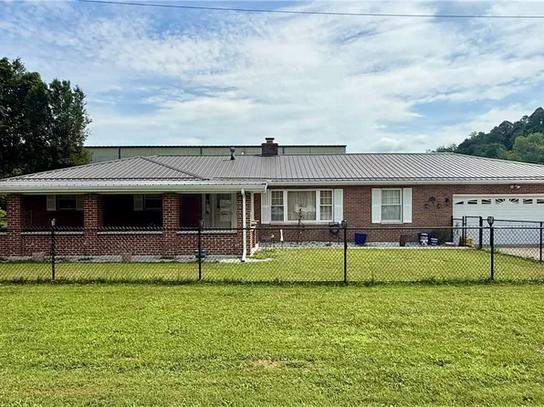 125 Ash Ln, Sistersville, WV 26175