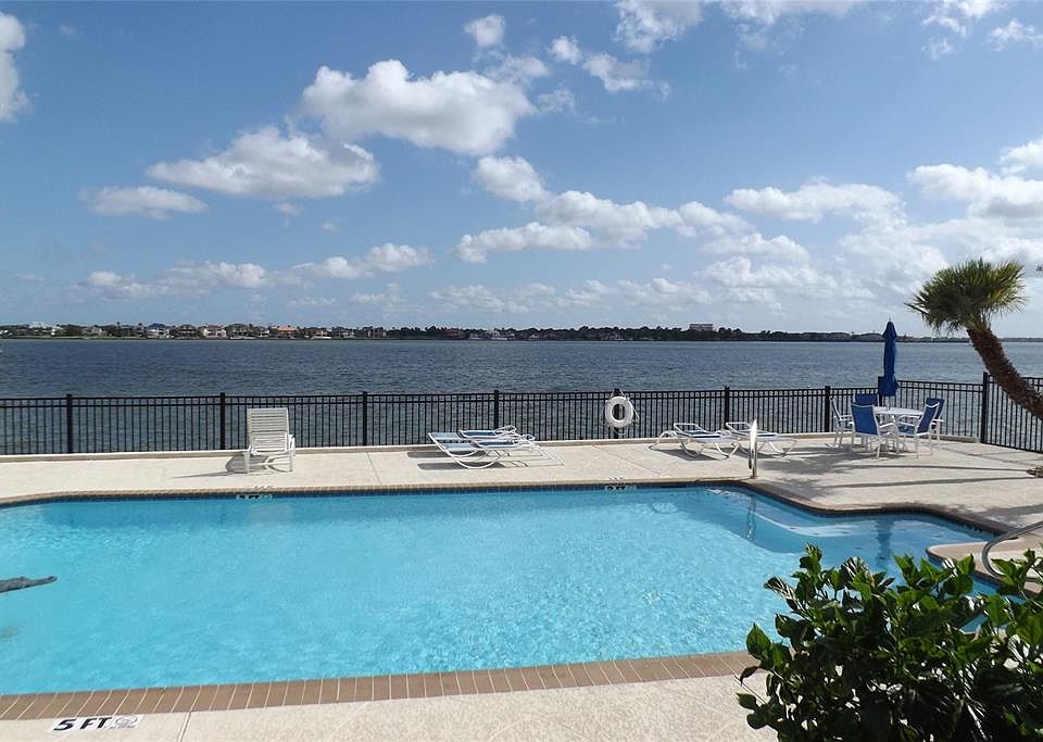 1st image of 103 Yacht Club Ln #103