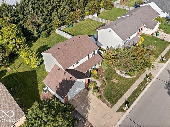 4th image of 404 E Pine Ridge Dr