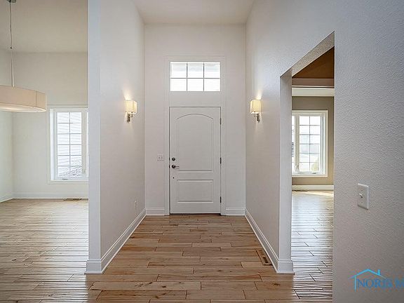 2nd image of 1716 Wexford Dr