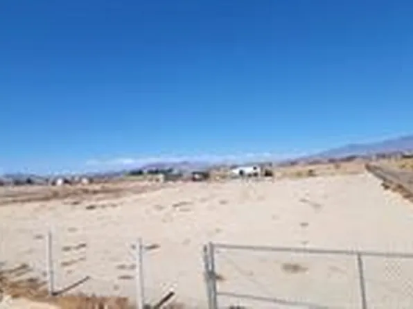 2640 E Hacienda St, Pahrump, NV 89048