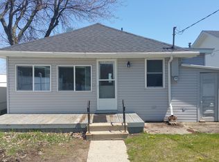 370 Killarney Beach Rd, Bay City, MI 48706