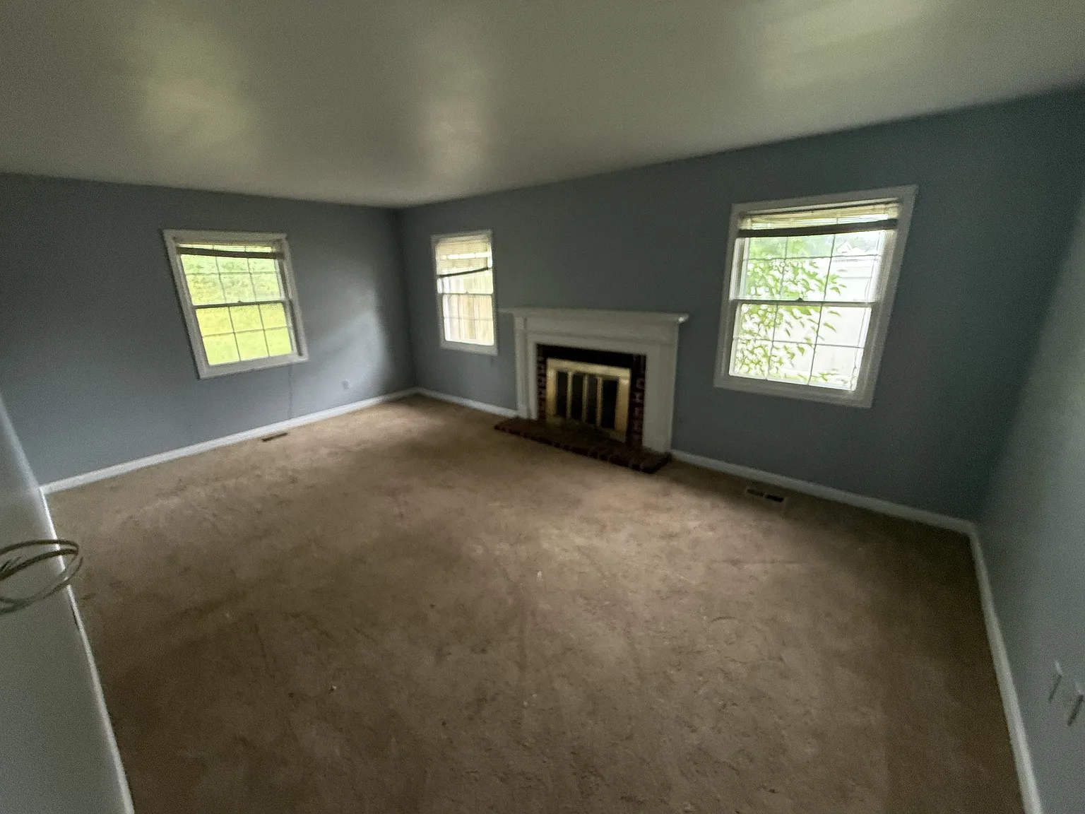4 bed, 2113 sqft, $3,200 — Photo 4