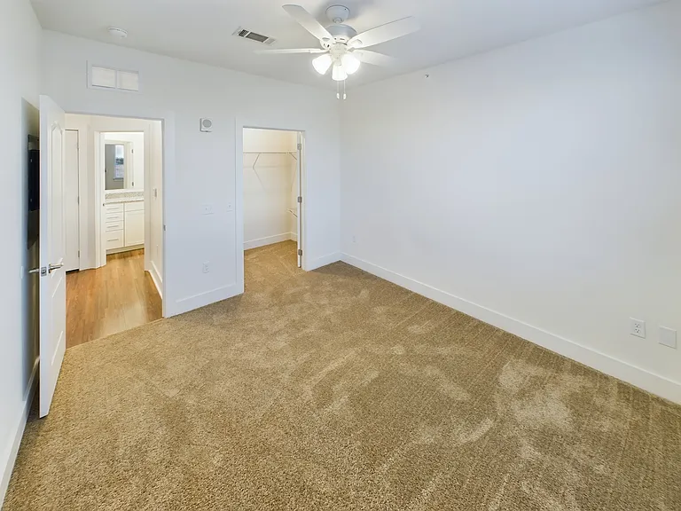 575 Quinn Ln #16-204 — Photo 3