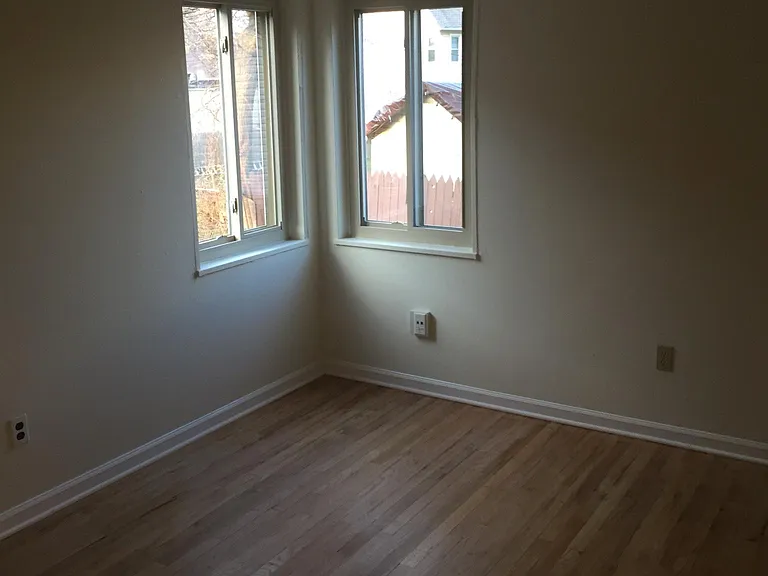 1433 Riverside Dr #6 — Photo 14