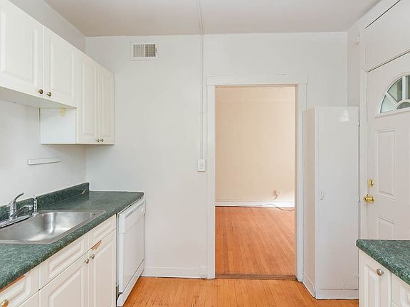 5th image of 1135-135 Oak Ave #E5
