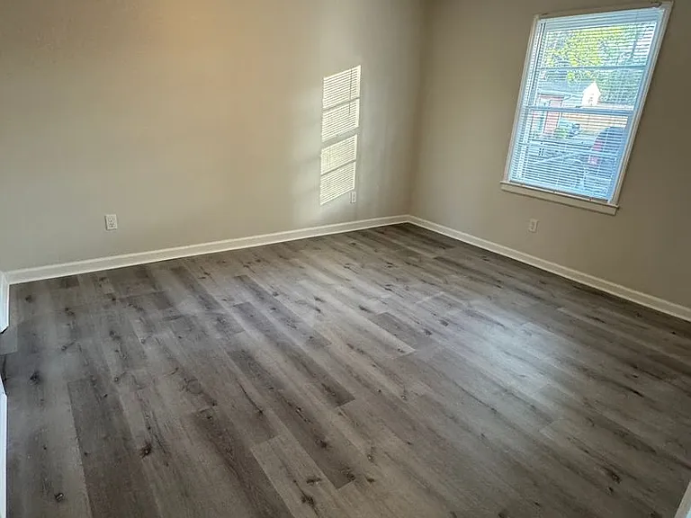 301 McLeod St — Photo 5