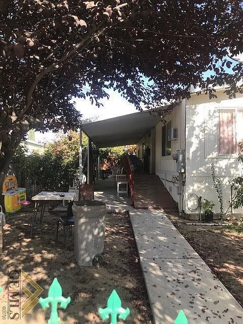 2nd image of 1750 Poplar Ave Spc 6