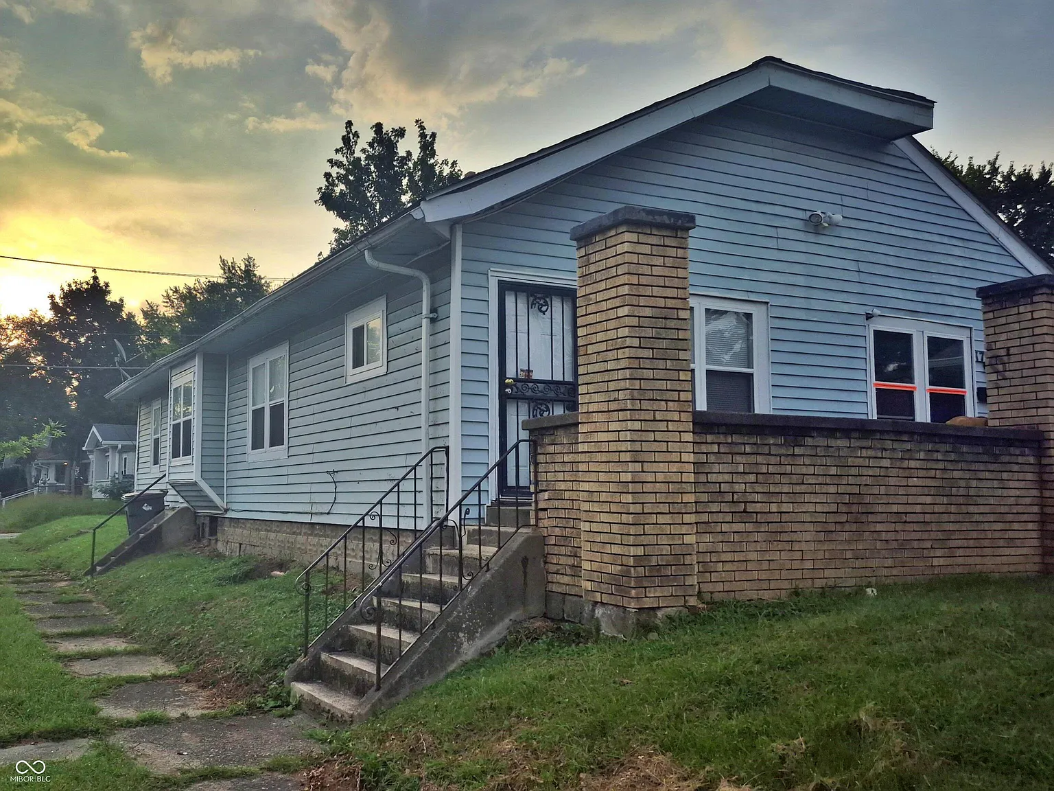 1 bed, 1.0 bath, 816 sqft, $875 — Photo 2