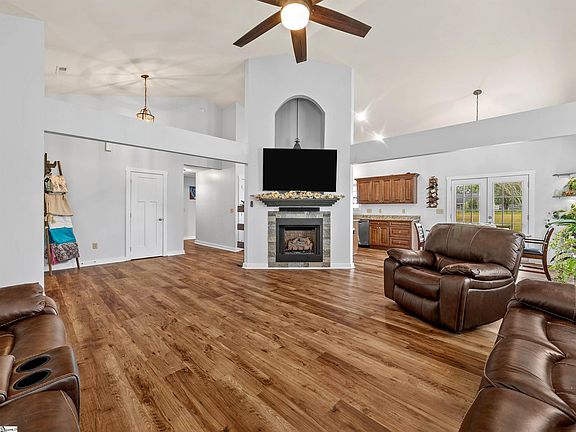 2nd image of 136 Manor House Ln