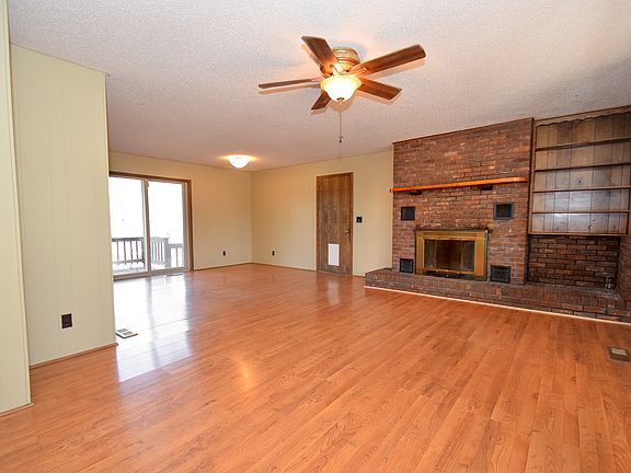 4th image of 9475 Lori Ln
