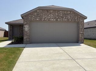 2213 Neyland Dr, Ennis, TX 75119