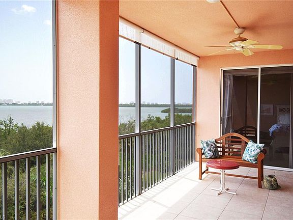 3rd image of 201 Vintage Bay Dr Unit 21