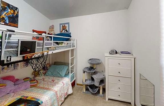 4th image of 177 Johnson St
