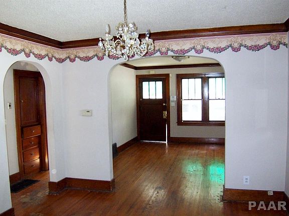 5th image of 1009 W Adrian G Hinton Ave