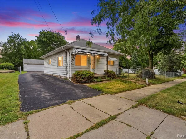 2083 Dutcher St, Flint, MI 48532