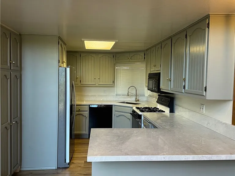 956 Teakwood Dr — Photo 9