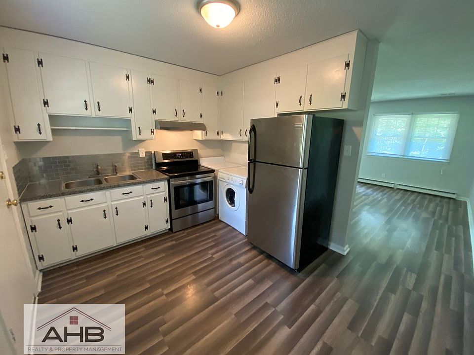 1st image of 130 W Braxton Foushee St #2
