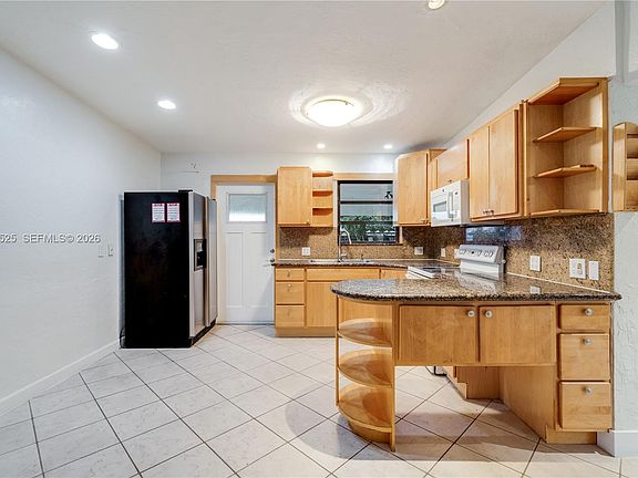 5th image of 5677 Maypop Rd