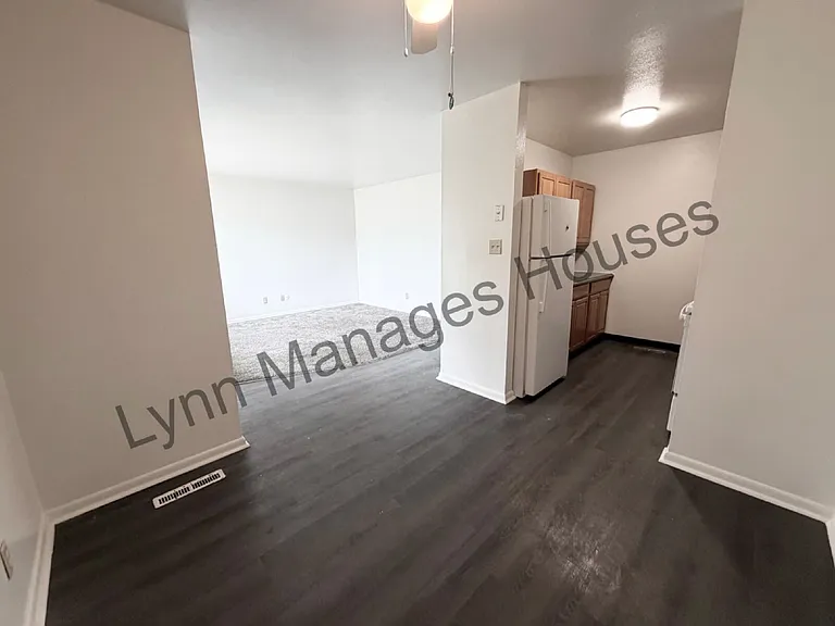 611 W 5th St — Photo 14