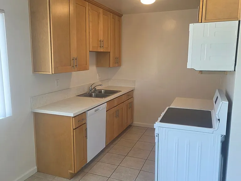 815GL — Photo 14