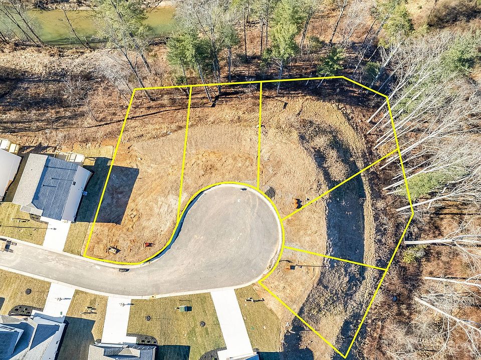 2nd image of 924 Newport Ct #21